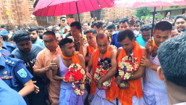 ভক্তদের ঢলে কান্তনগর থেকে রাজবাড়ির পথে কান্তজিউ বিগ্রহ