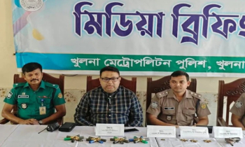 খুলনায় বন্দুক, ৪১ রাউন্ড গুলিসহ রফিক বাহিনীর দুই সদস্য গ্রেপ্তার খুলনায় বন্দুক, ৪১ রাউন্ড গুলিসহ রফিক বাহিনীর দুই সদস্য গ্রেপ্তার