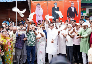 জিয়াউর রহমান ও বেগম খালেদা জিয়ার প্রতিচ্ছবি তারেক রহমান: ভূমিমন্ত্রী জিয়াউর রহমান ও বেগম খালেদা জিয়ার প্রতিচ্ছবি তারেক রহমান: ভূমিমন্ত্রী