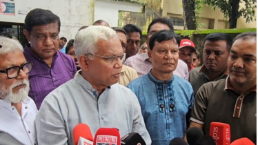 সৎ সাহস থাকলে পালিয়ে নয়, আদালতে আসুন: ডা. জাহিদ সৎ সাহস থাকলে পালিয়ে নয়, আদালতে আসুন: ডা. জাহিদ