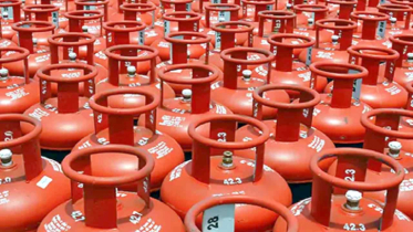 আমদানি কমেছে ২৫%, ২ হাজার টাকা ছাড়াল ১২ কেজির সিলিন্ডার